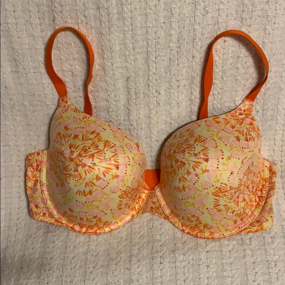 🌹Victoria’s Secret Lined Demi Bustle Bra🌹